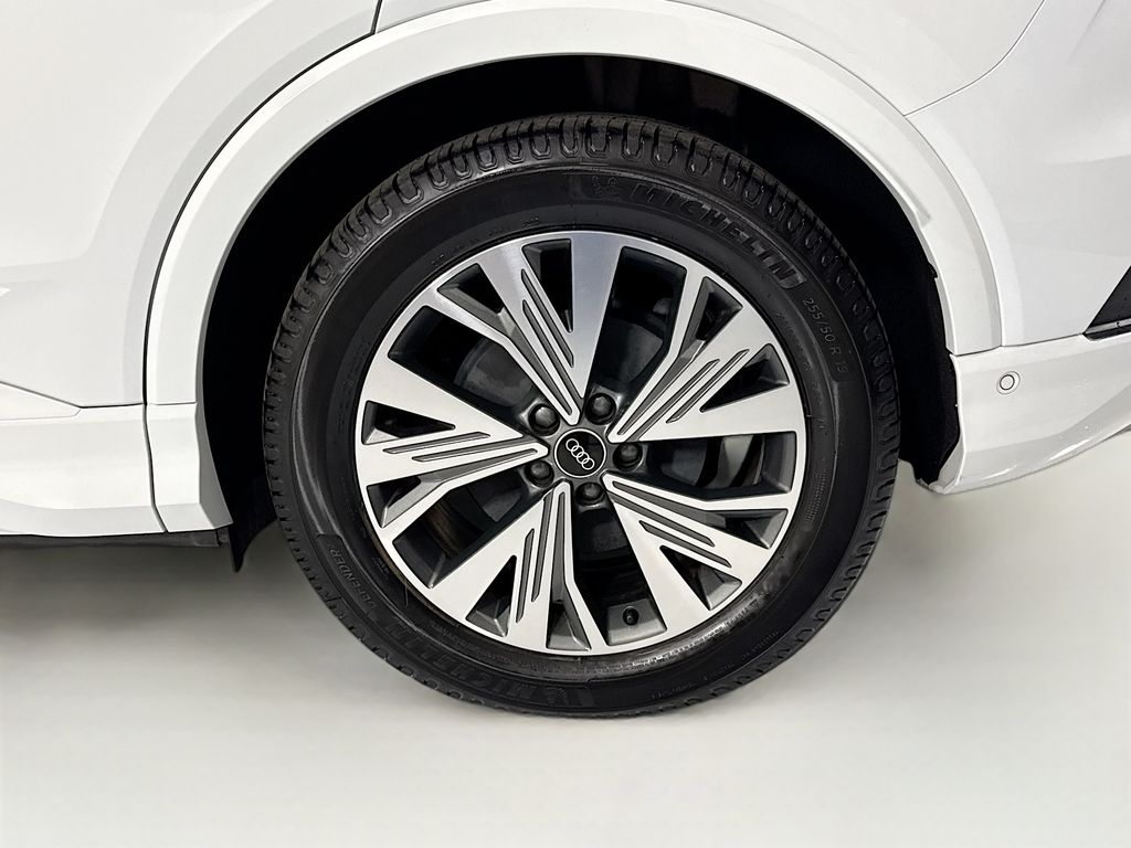 Thumbnail: 2023 Audi Q4 e-tron - 31