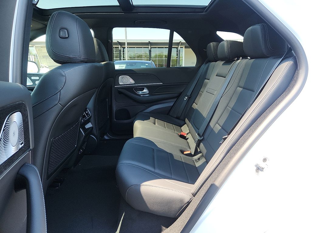 Thumbnail: 2026 Mercedes-Benz GLE - 6