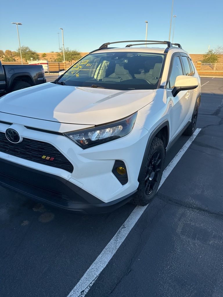 Thumbnail: 2019 Toyota RAV4 - 3
