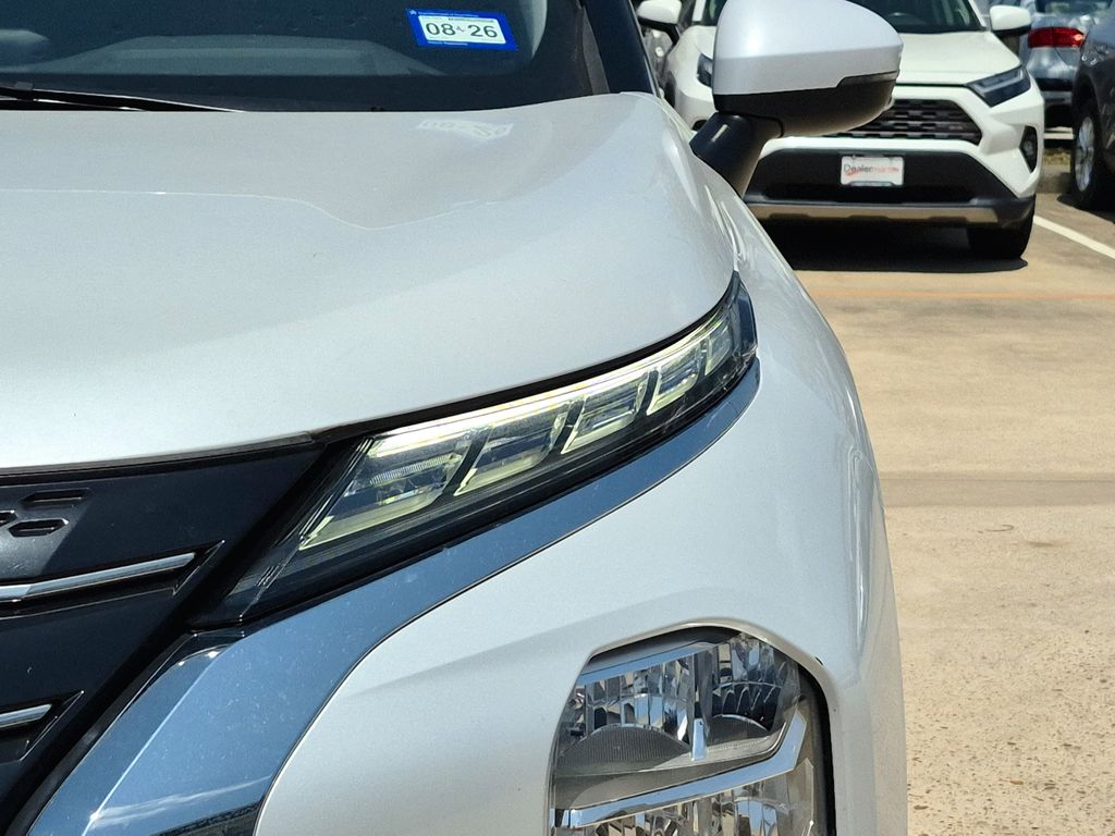 2023 Mitsubishi Outlander ES White at North Houston Mitsubishi