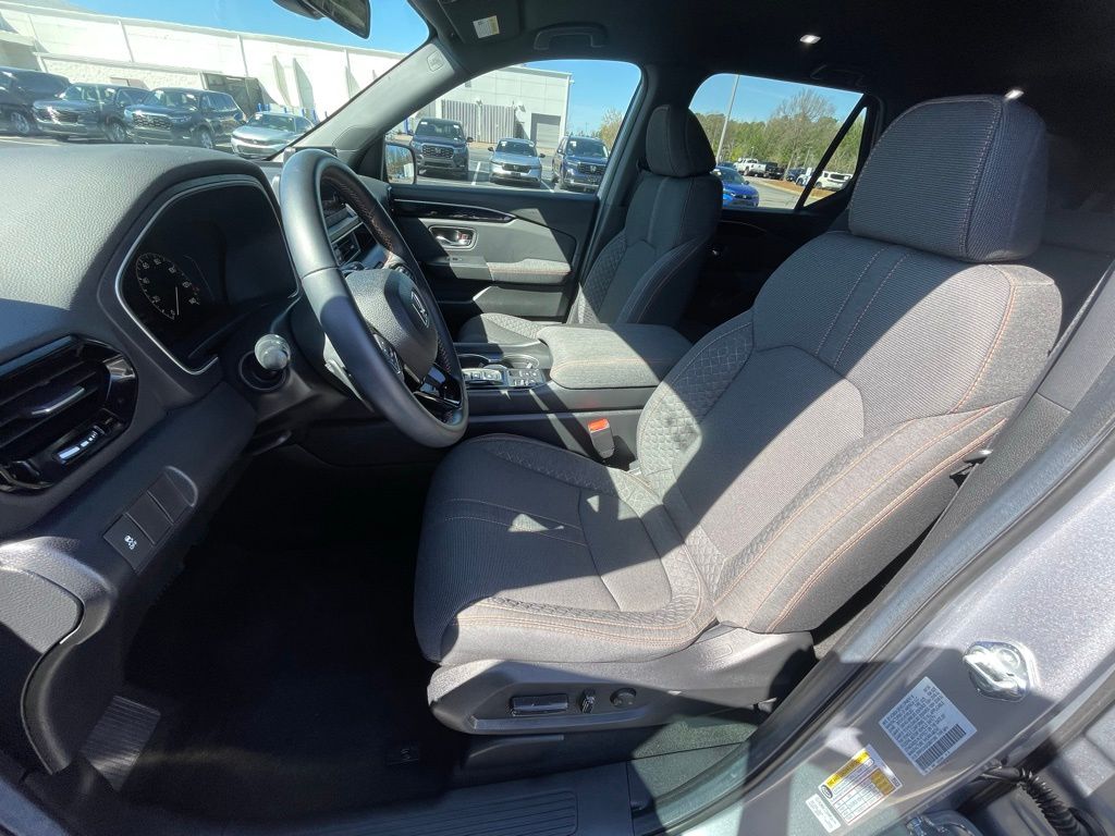 Thumbnail: 2025 Honda Pilot - 26