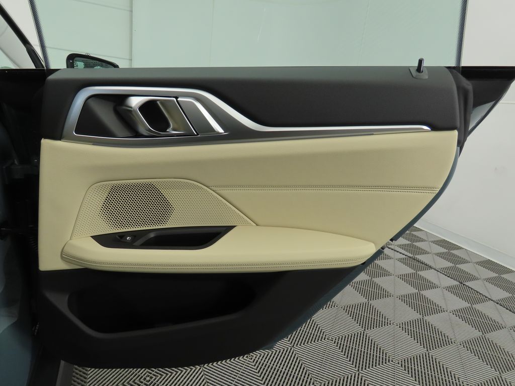 2025 BMW i4 eDrive40 28