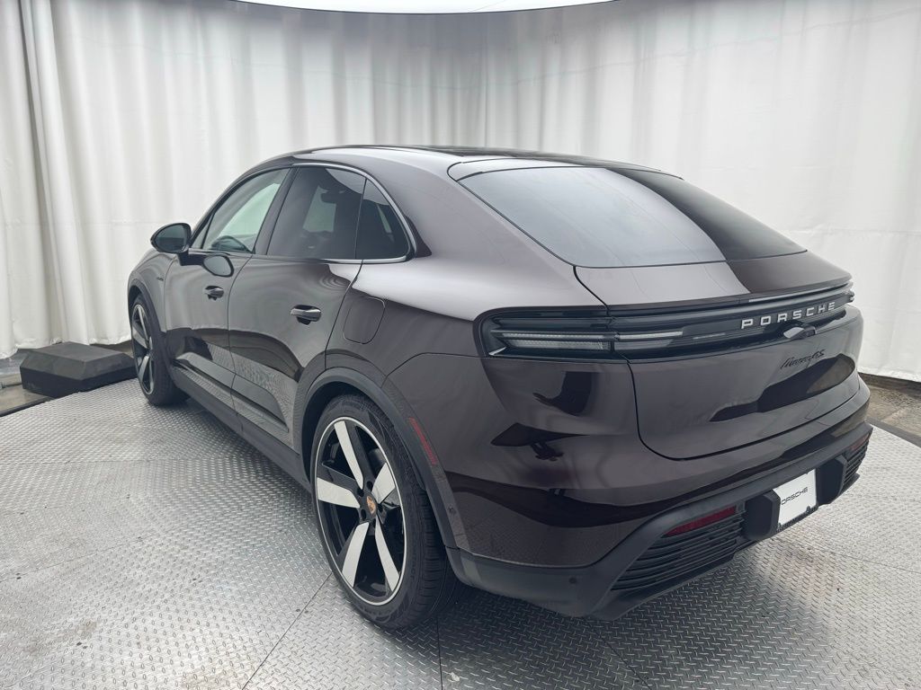 Thumbnail: 2025 Porsche Macan - 3