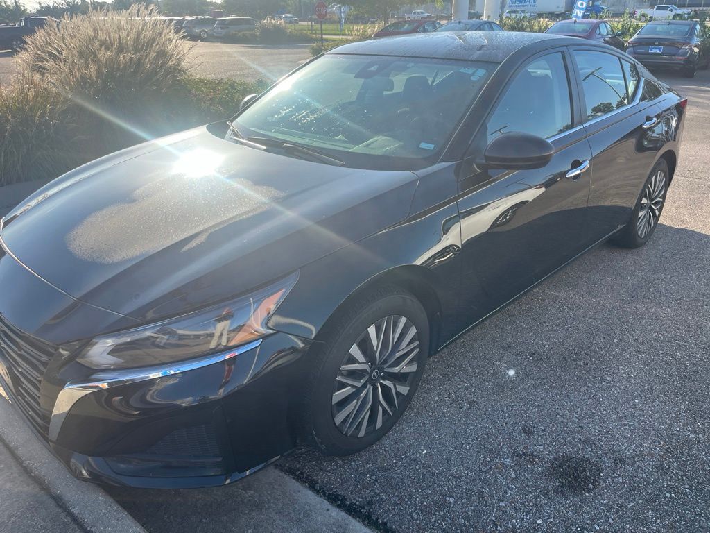 2024 Nissan Altima 2.5 SV FWD