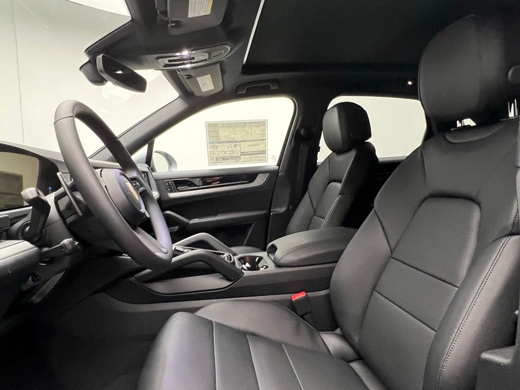 Thumbnail: 2026 Porsche Cayenne - 5