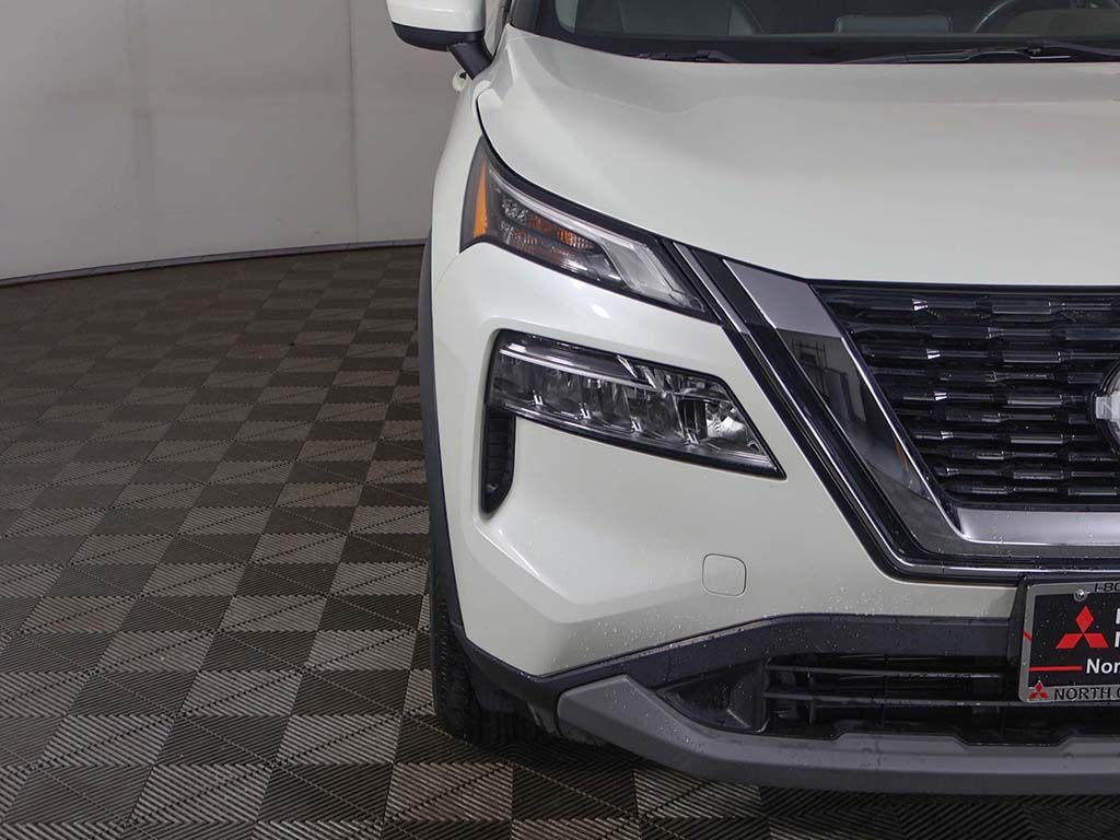 Used 2023 White Nissan SV image 14