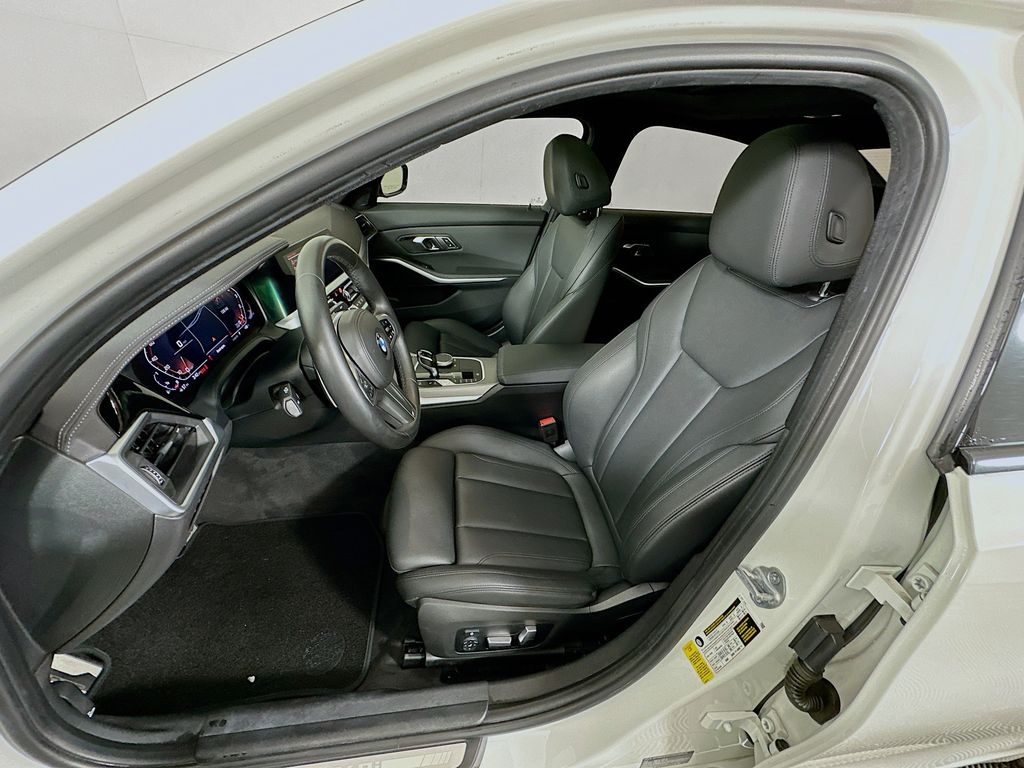Thumbnail: 2020 BMW 3 Series - 21