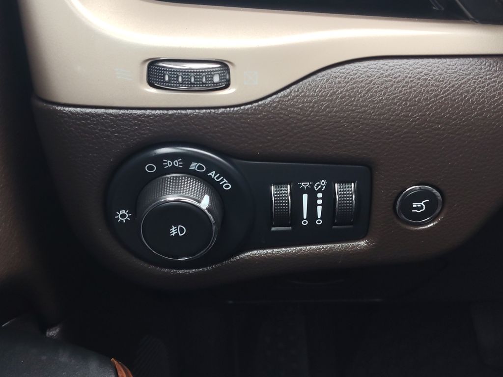 Used Car 2014 Jeep Cherokee  Trailhawk For Sale Under $12,000 In Austin, Texas