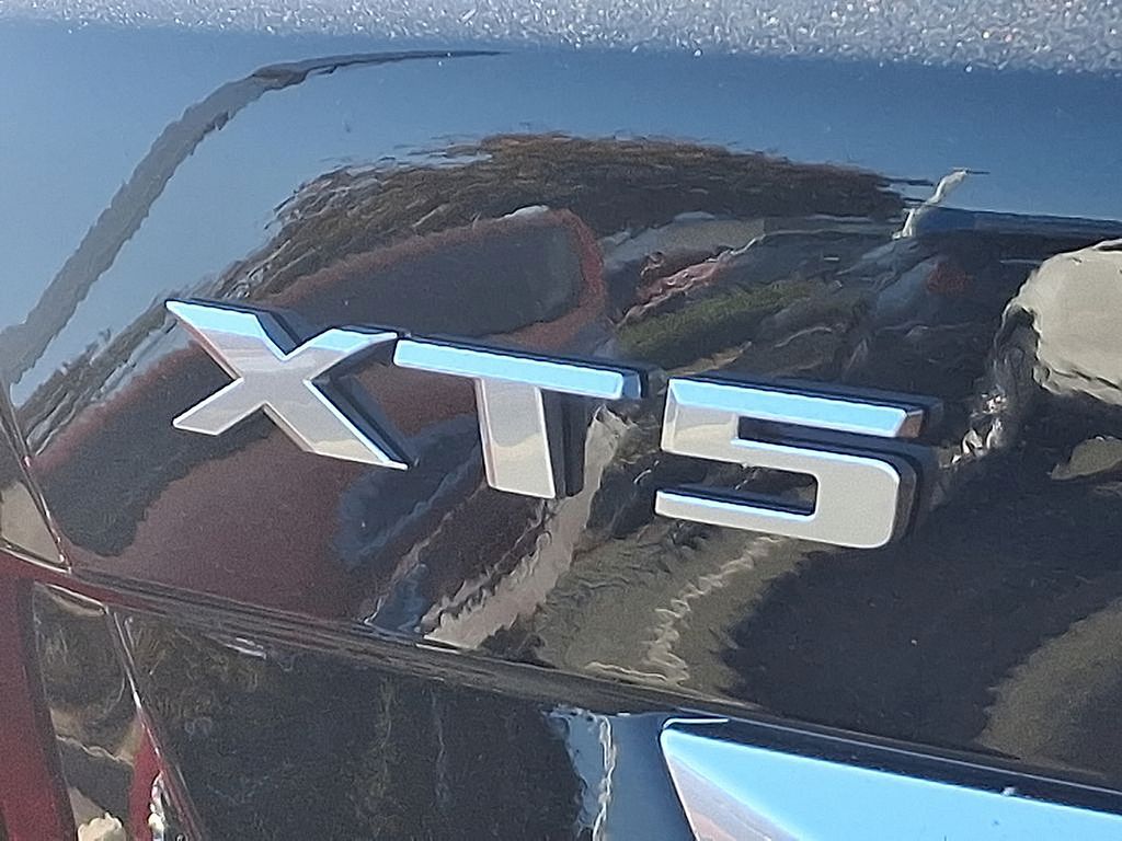 Thumbnail: 2025 Cadillac XT5 - 4