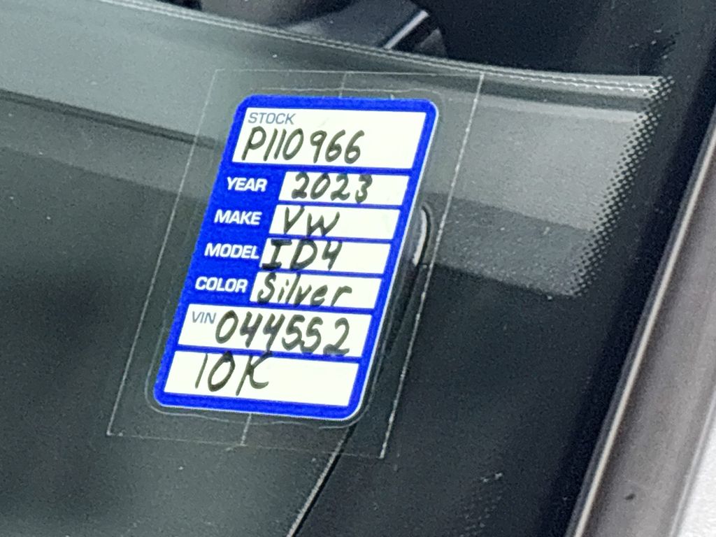 2023 Volkswagen ID.4 Pro