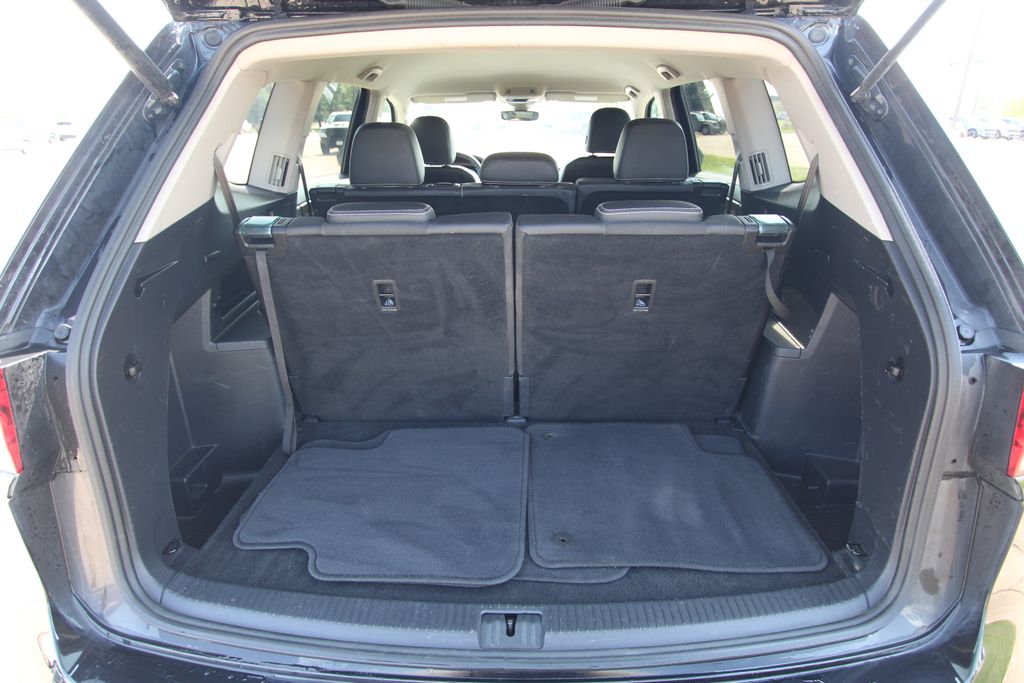 Used 2025 Volkswagen Atlas SUV