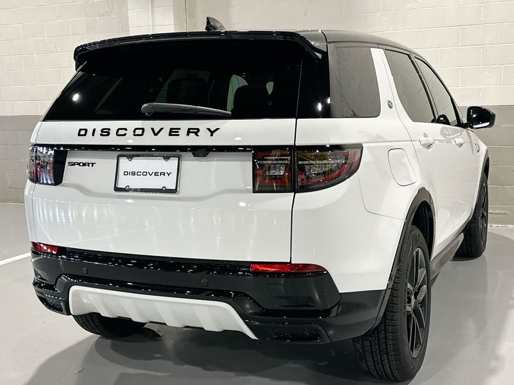 Thumbnail: 2026 Land Rover Discovery Sport - 3