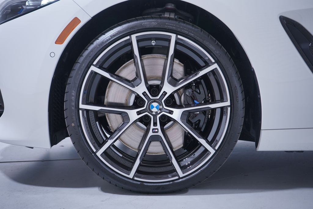 Thumbnail: 2026 BMW 8 Series - 2