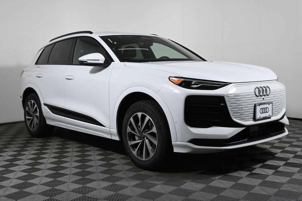 Thumbnail: 2025 Audi Q6 e-tron - 7