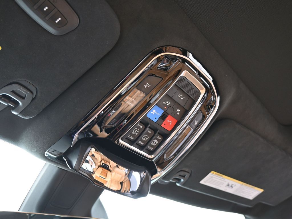 Used 2022 Bright White Clearcoat Jeep Series III image 25