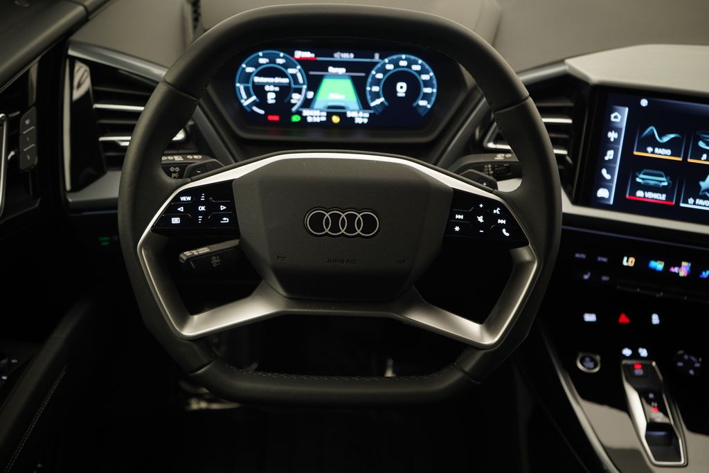 Thumbnail: 2023 Audi Q4 e-tron - 9