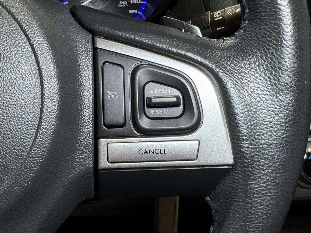 Used 2017 Crystal White Pearl Subaru 2.5i Premium image 9