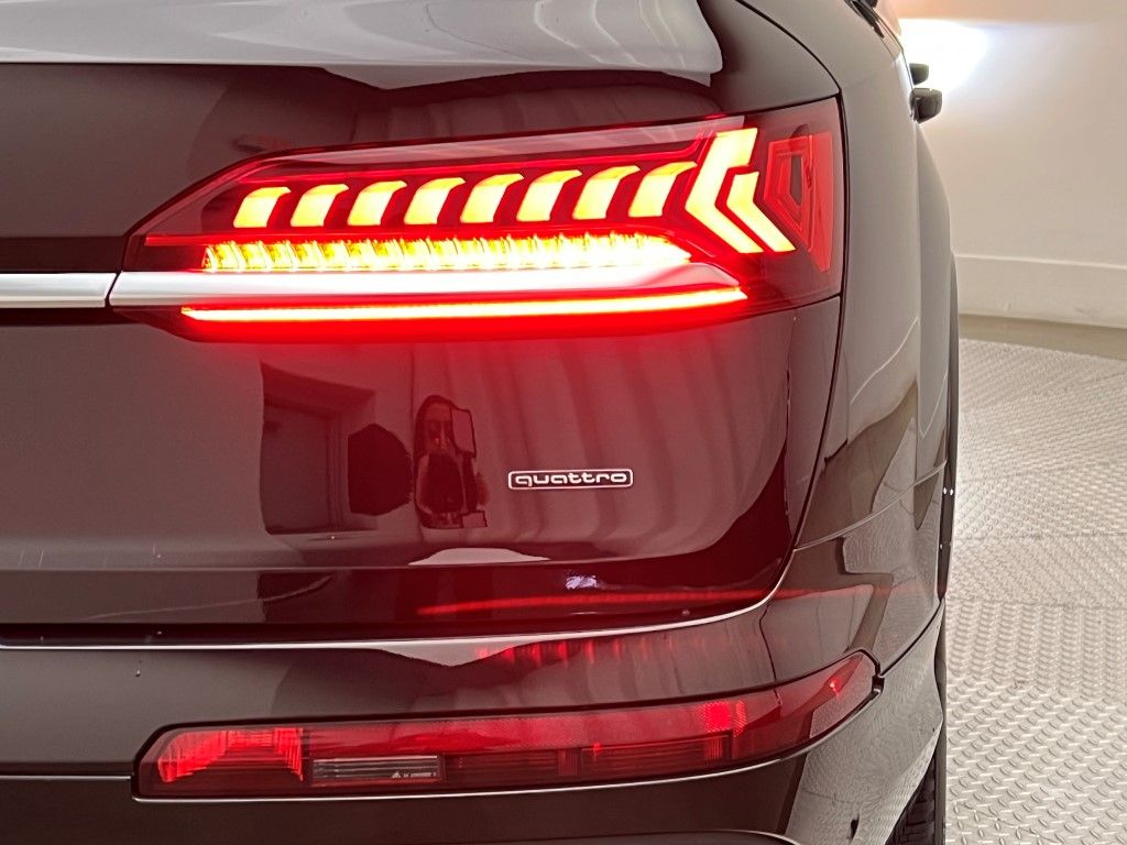 Thumbnail: 2023 Audi Q7 - 8