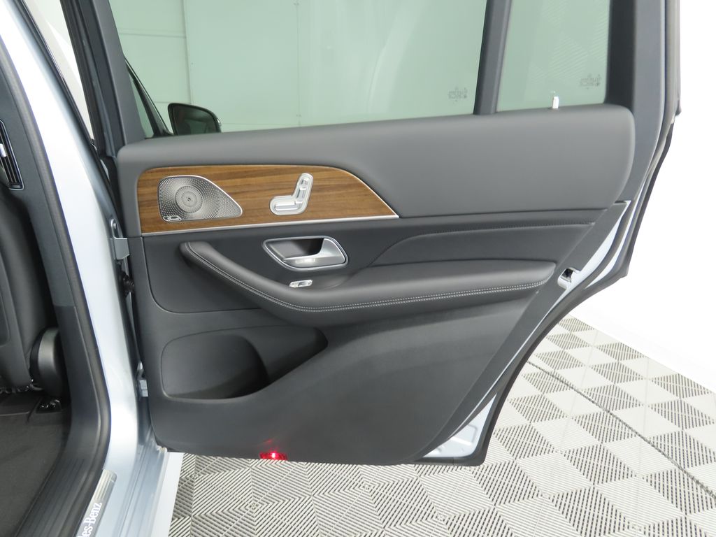 Thumbnail: 2025 Mercedes-Benz GLS - 28