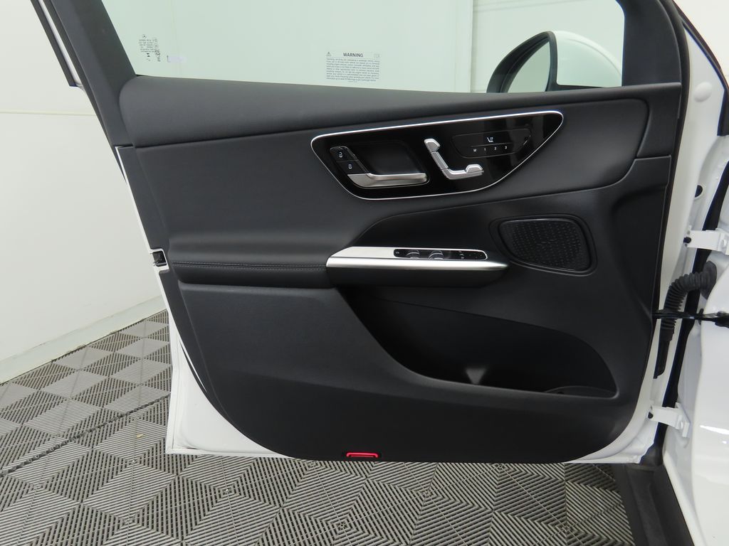 Thumbnail: 2025 Mercedes-Benz GLC - 24