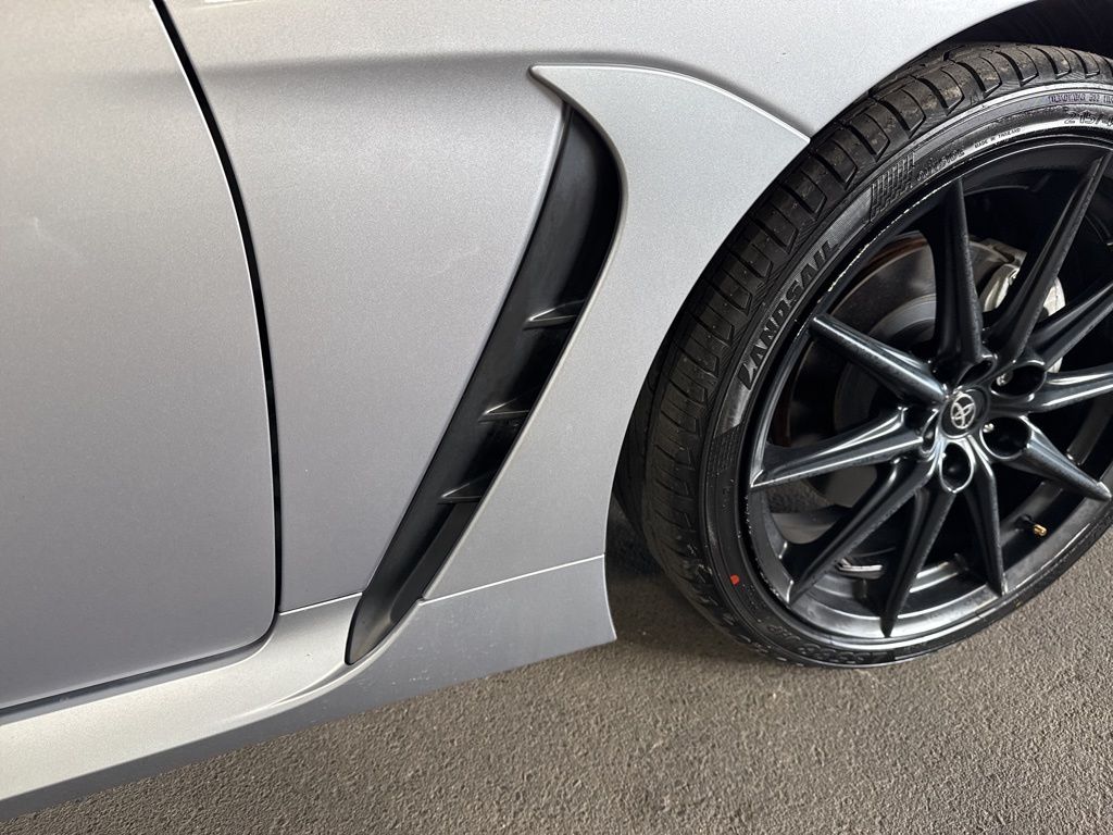 Thumbnail: 2023 Toyota GR86 - 8