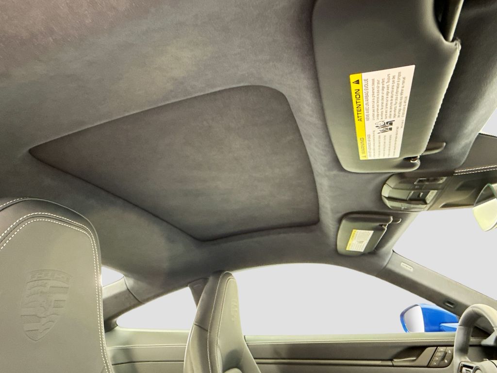 Thumbnail: 2025 Porsche 911 - 21