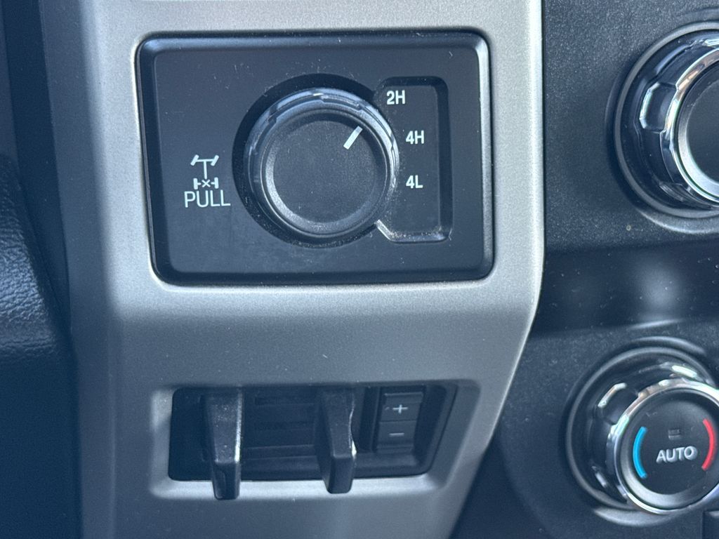 Used 2019 Silver Ford Lariat image 24