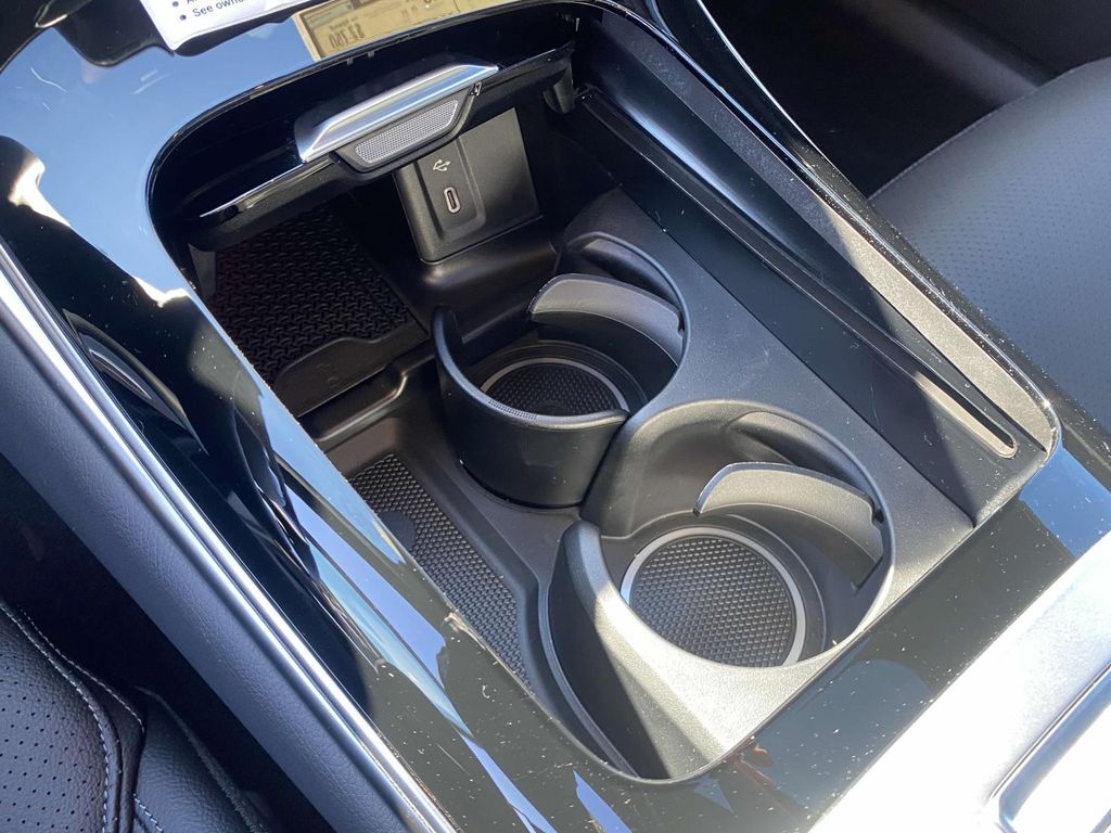 Thumbnail: 2025 Mercedes-Benz GLC - 24