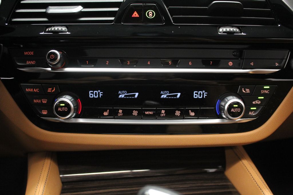 Thumbnail: 2023 BMW 5 Series - 16