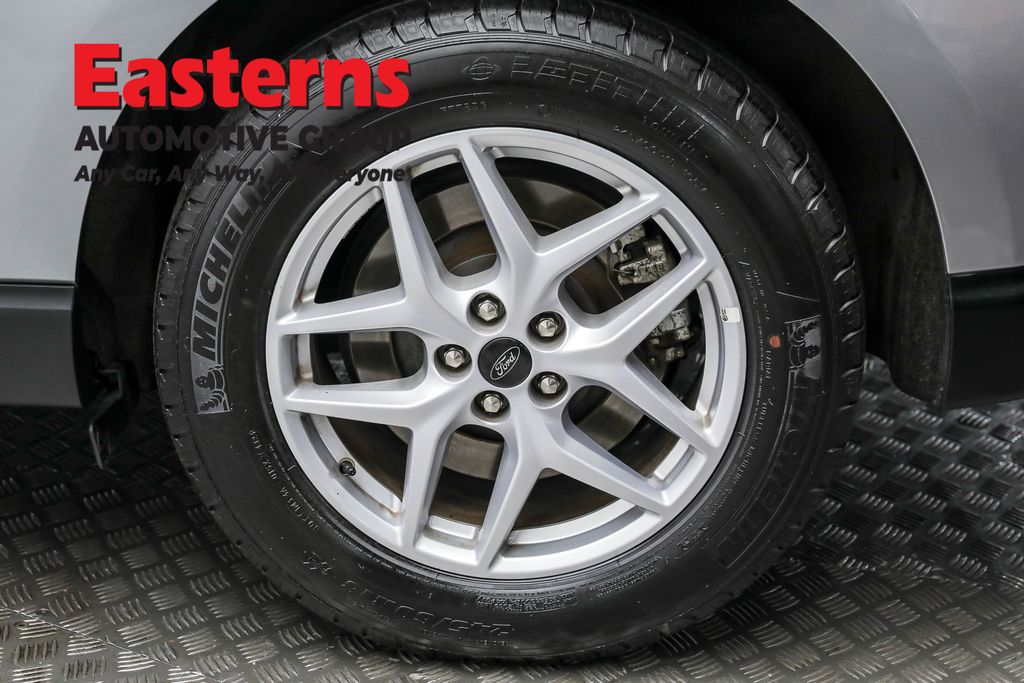 Used 2024 Silver Ford SEL image 8