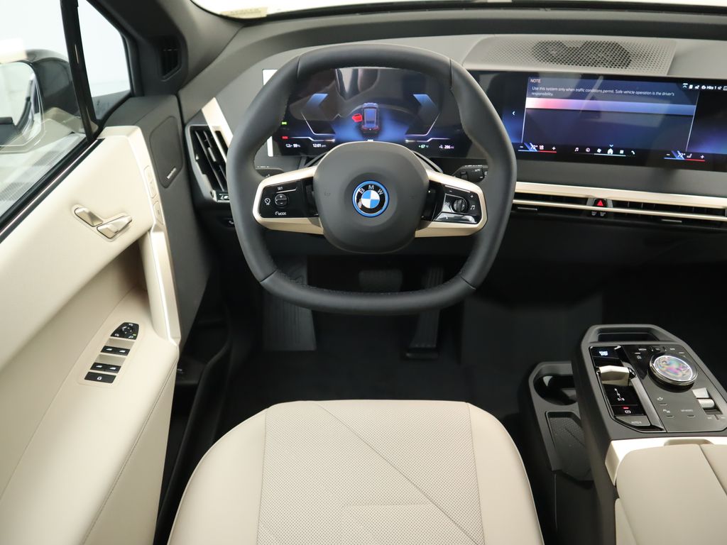 2025 BMW iX xDrive50 10