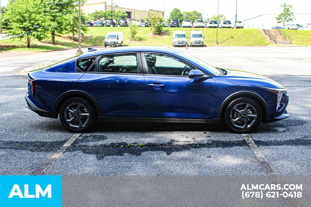 Used 2025 Blue Kia LXS image 9