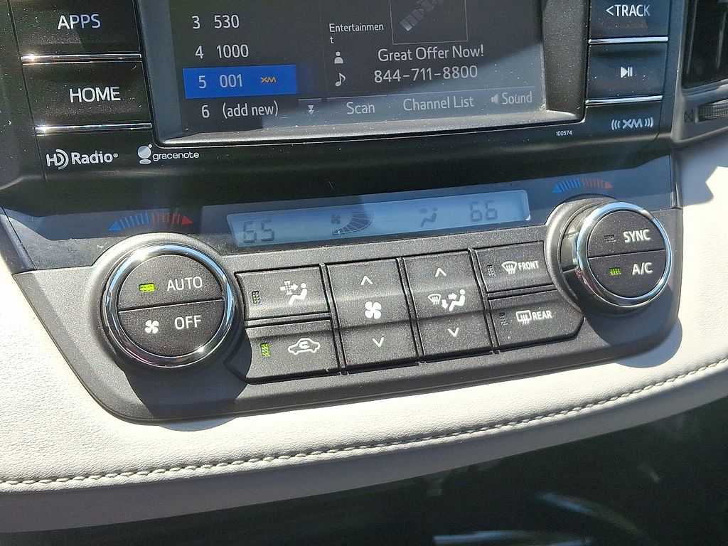 2016 Toyota RAV4 XLE 17