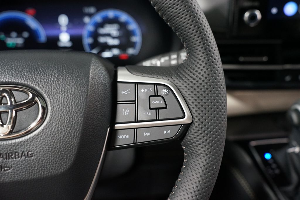 Thumbnail: 2026 Toyota Sienna - 13