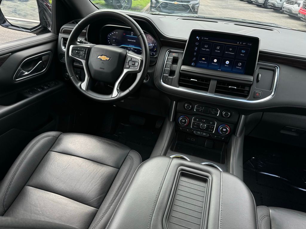 2023 Chevrolet Suburban LT 25