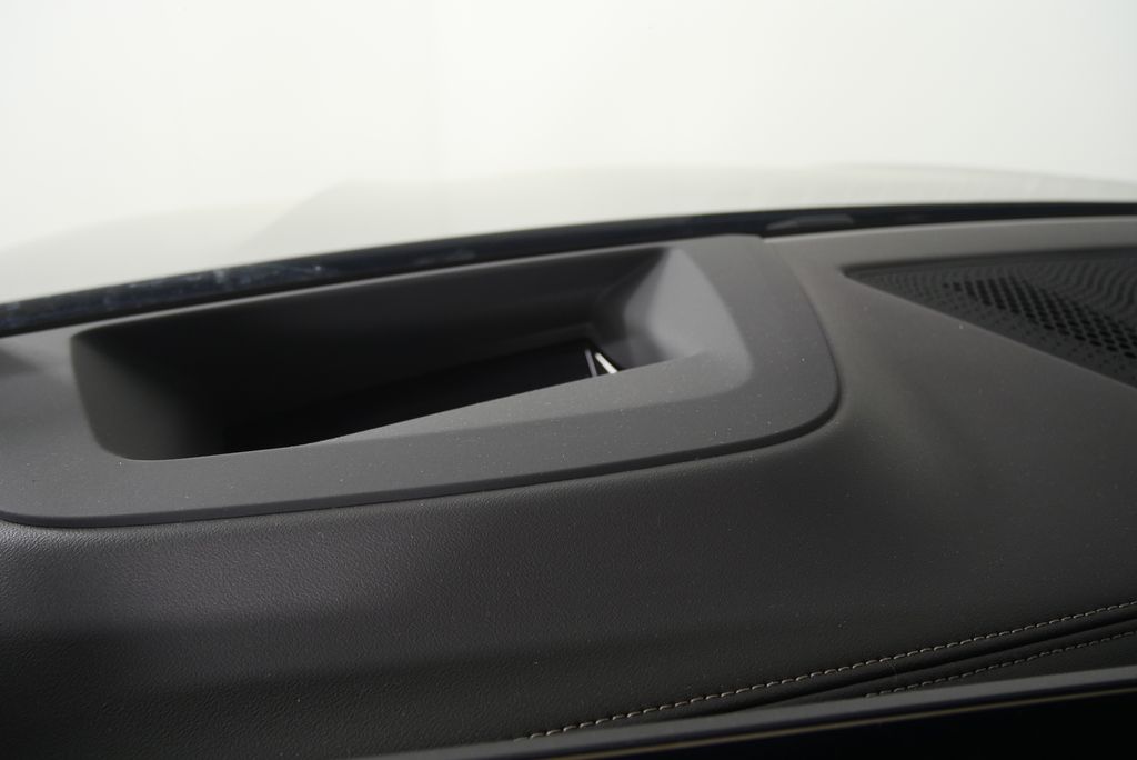 Thumbnail: 2026 BMW X5 - 17