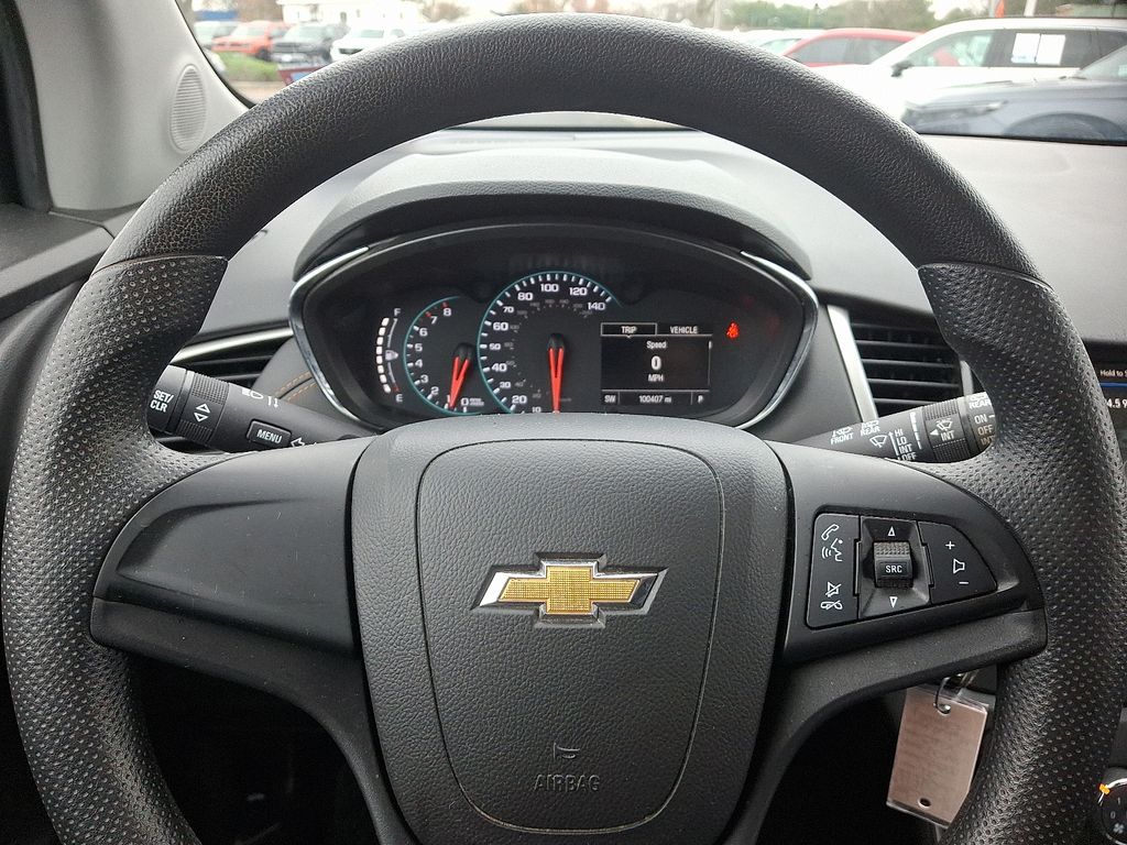 Thumbnail: 2018 Chevrolet Trax - 19