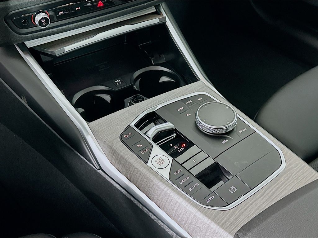 Thumbnail: 2026 BMW 3 Series - 15