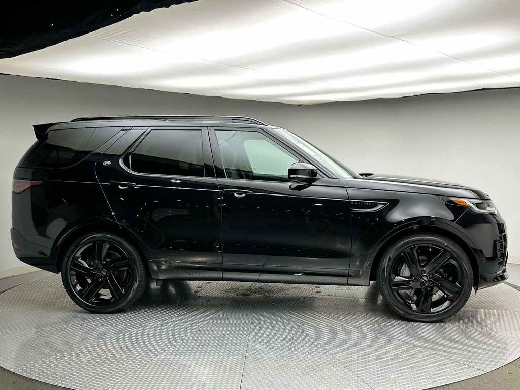 Thumbnail: 2026 Land Rover Discovery - 4