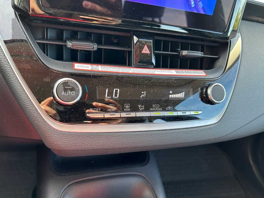 Thumbnail: 2025 Toyota Corolla - 25