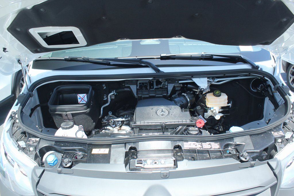 Thumbnail: 2025 Mercedes-Benz Sprinter - 9