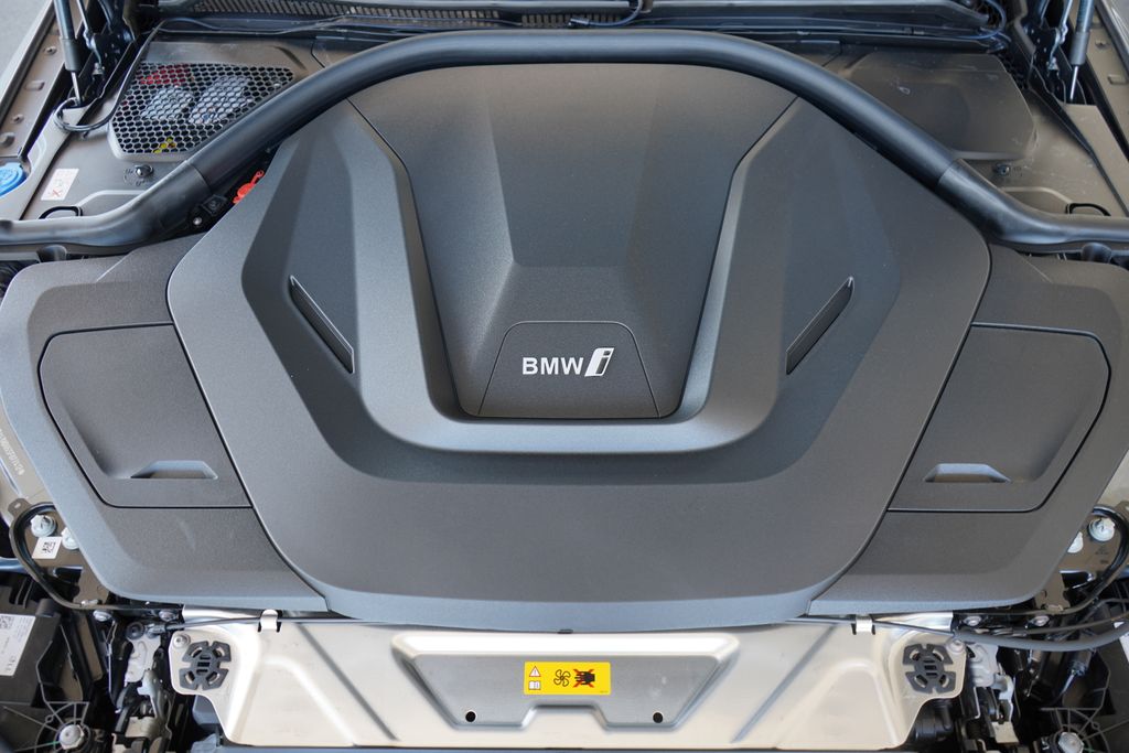 2025 BMW i4 xDrive40 22