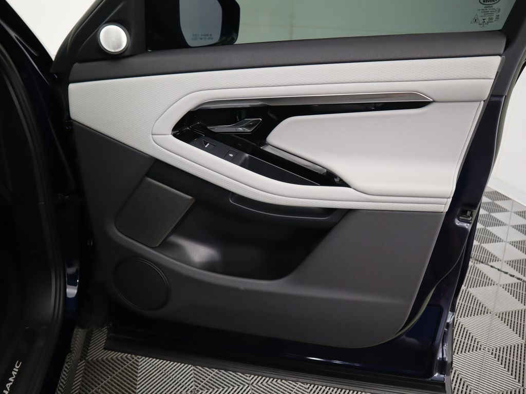 2023 Land Rover Range Rover Evoque Dynamic 26
