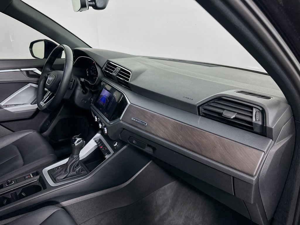 Thumbnail: 2022 Audi Q3 - 29