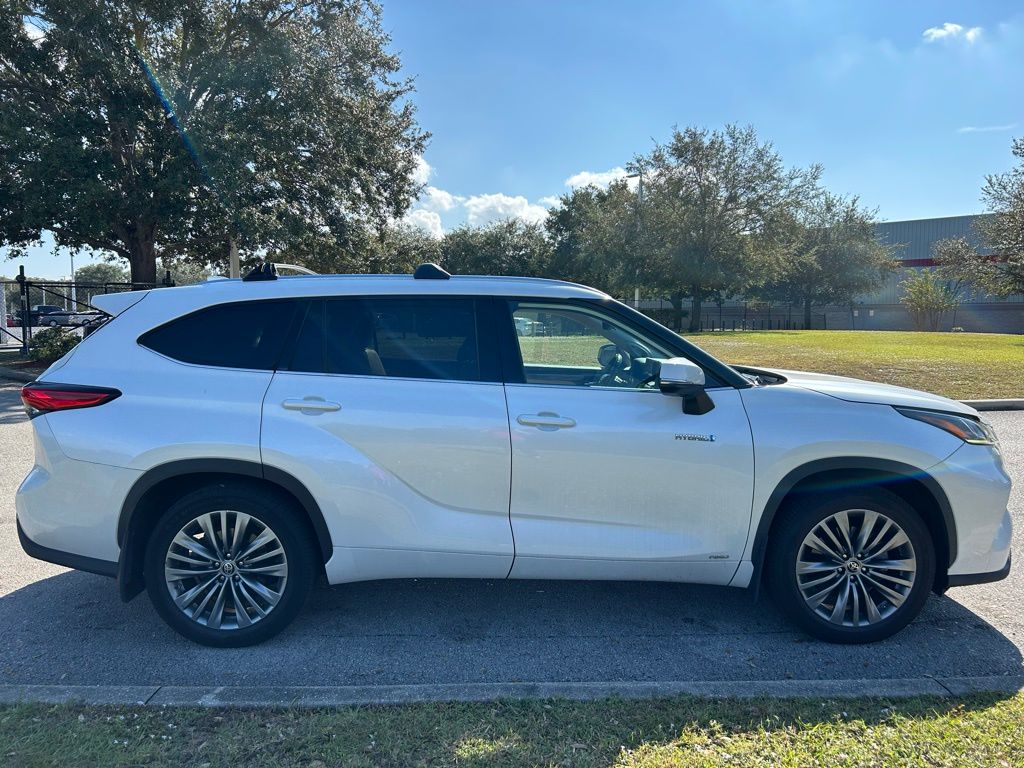 Thumbnail: 2021 Toyota Highlander - 6