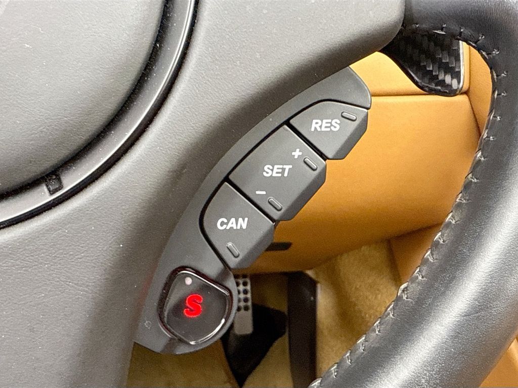 Thumbnail: 2014 Aston Martin Vanquish - 20