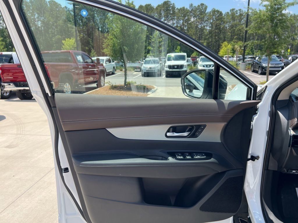 2025 Everest White Pearl Tricoat Nissan Murano Platinum AWD SUV