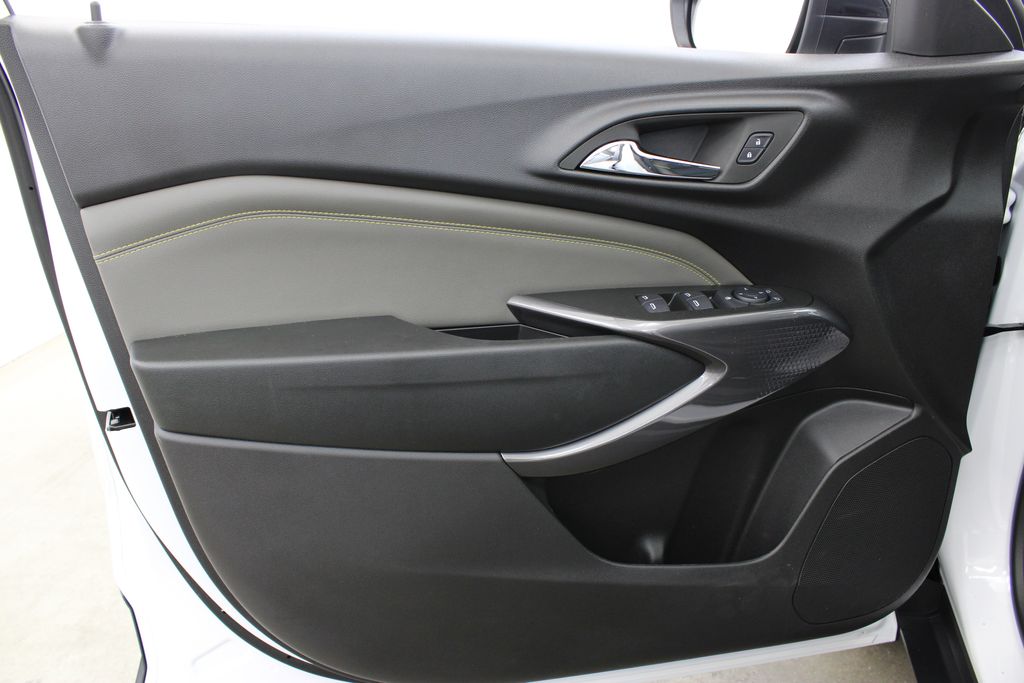 used 2025 Chevrolet Trax car, priced at $25,991