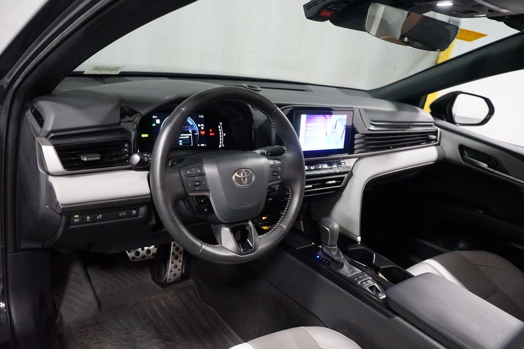 Thumbnail: 2025 Toyota Camry - 11