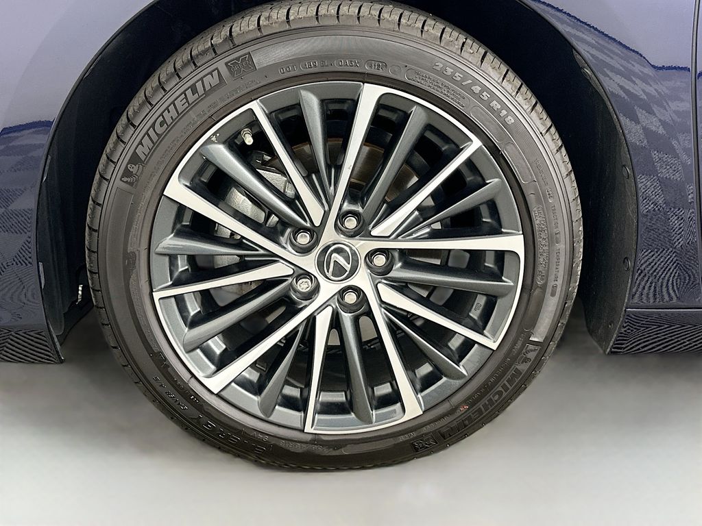 2025 Lexus ES 350 32